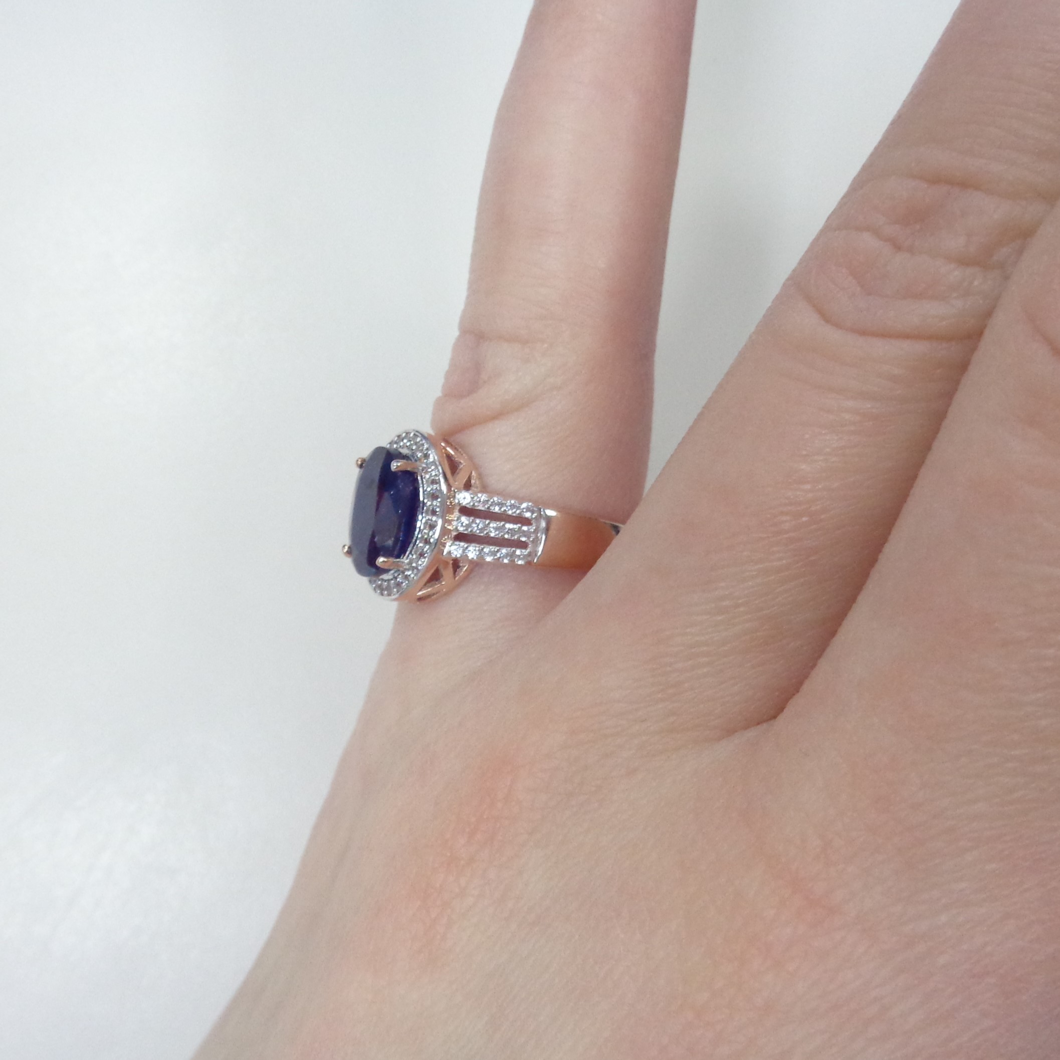 Серебряное кольцо с сапфиром